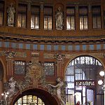 2004冬の中欧・オペラとビール三昧⑨ プラハ本駅、マラーストラナ地区、カレル橋下のエリアを散策、夜はモーツァルトのオペラ「フィガロの結婚」