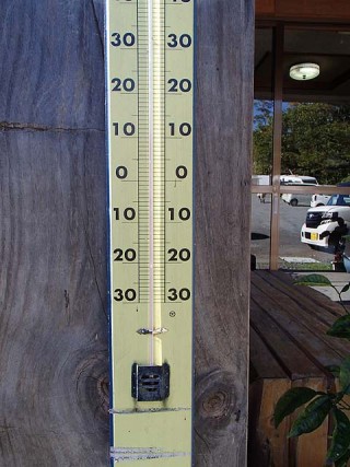 松楓荘温度計